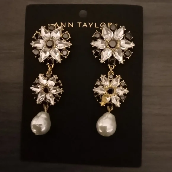 Ann Taylor Crystal Flower Statement Earrings - Picture 1 of 2